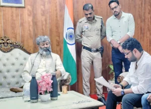 एनएसयूआई ने चौकसे कॉलेज के खिलाफ ज्ञापन सौंपा