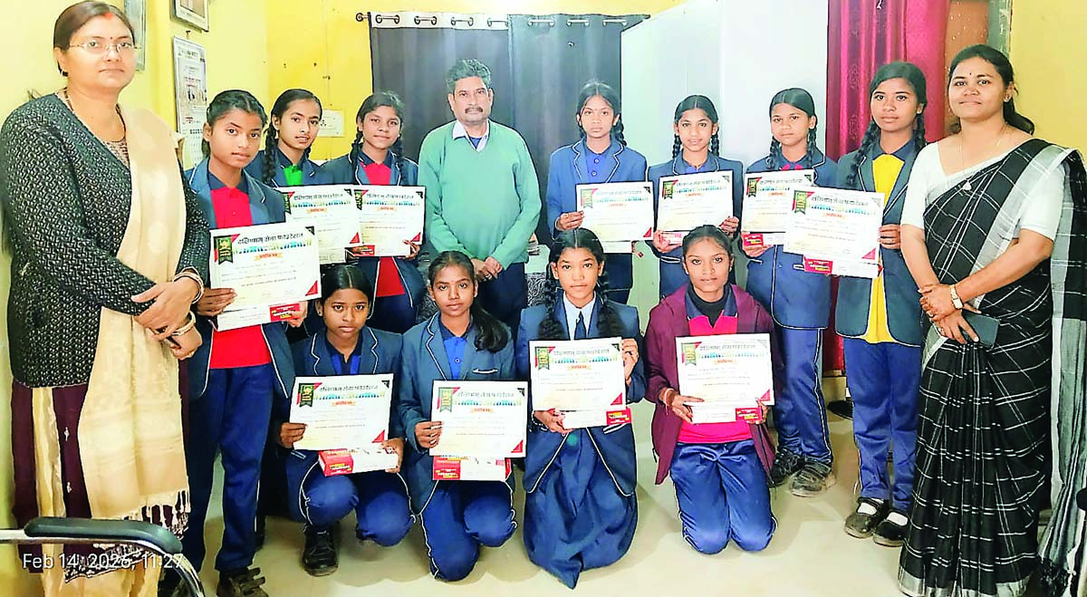 पीएम श्री सेजेस मरवाही के विद्यार्थियों को दक्षिणम सेवा फाउंडेशन ने किया सम्मानित