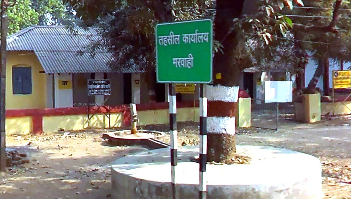 तहसीलदार की जांच में जीवित मिली ‘मृत’ आदिवासी महिला