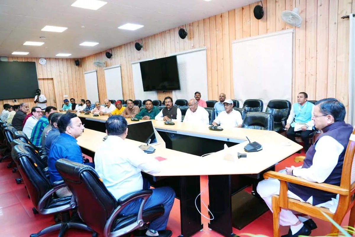 ​देवभूमि और छत्तीसगढ़ के बीच बढ़ा वैचारिक सेतु:मुख्यमंत्री श्री धामी से मिले छत्तीसगढ़ के मीडिया प्रतिनिधि