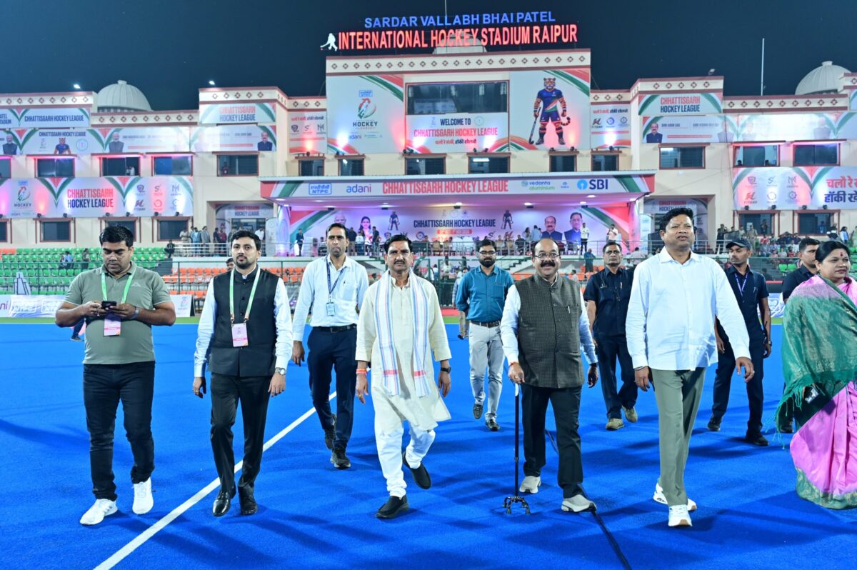 छत्तीसगढ़ हॉकी लीग-2026 स्थानीय प्रतिभाओं को अंतरराष्ट्रीय खिलाड़ियों के साथ खेलने का दे रही मंच: तोखन
